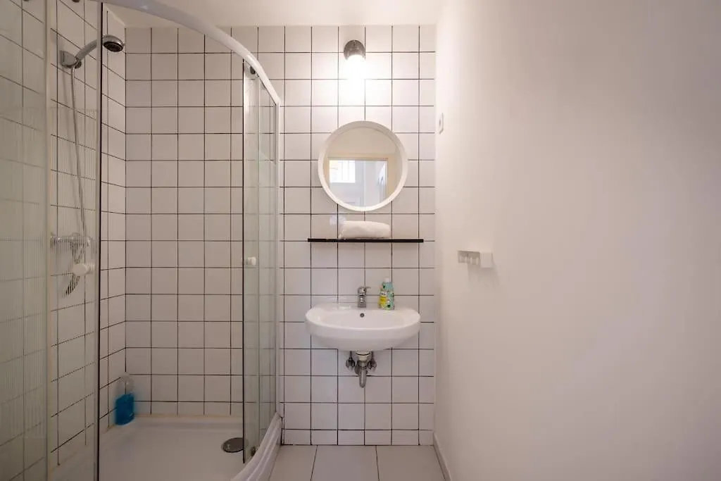 Apartment Stylish Studio In The City Center Budapest